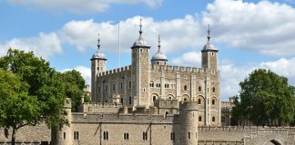 What To Expect From A Tour Of The Tower Of London