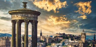 The Best of Edinburgh: The City Through the Eyes of a Tourist