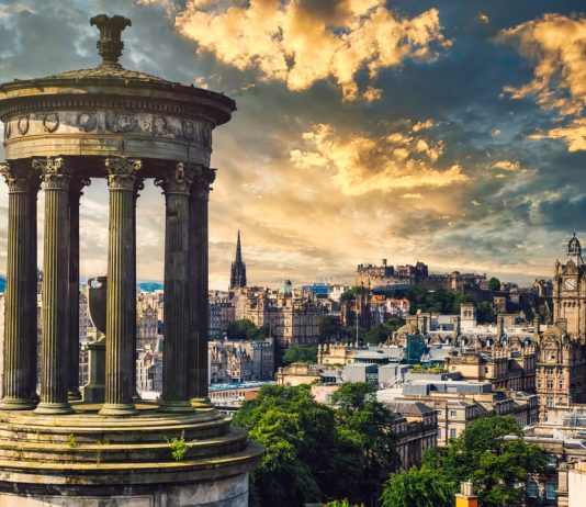 The Best of Edinburgh: The City Through the Eyes of a Tourist