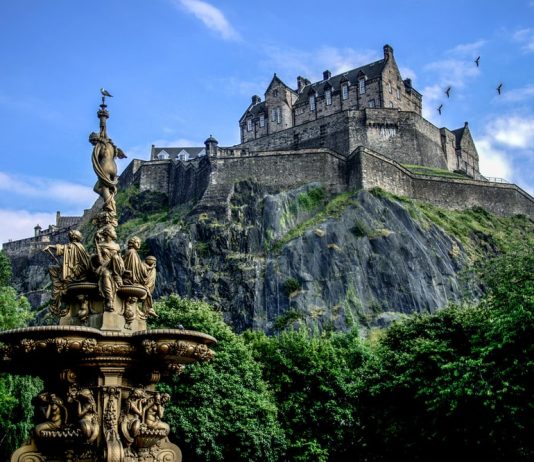 6 Summertime Experiences in Edinburgh You Can't Miss