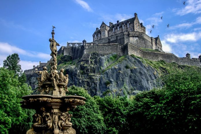 6 Summertime Experiences in Edinburgh You Can't Miss